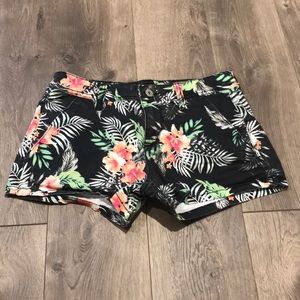 Cargo tropical pattern shorts